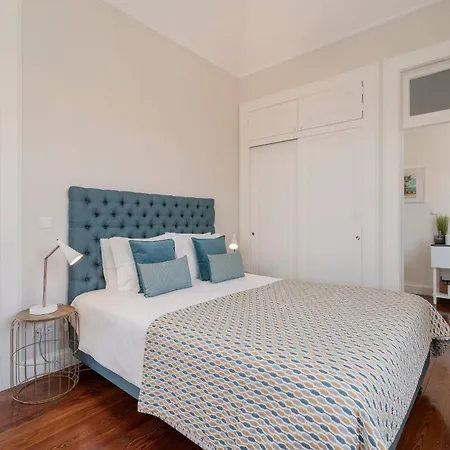 Quebra Costas By An Island