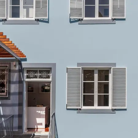 Quebra Costas By An Island *