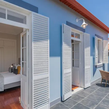 Quebra Costas By An Island * Фуншал