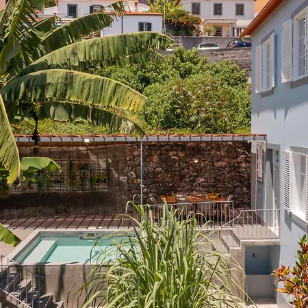 Quebra Costas By An Island * Funchal