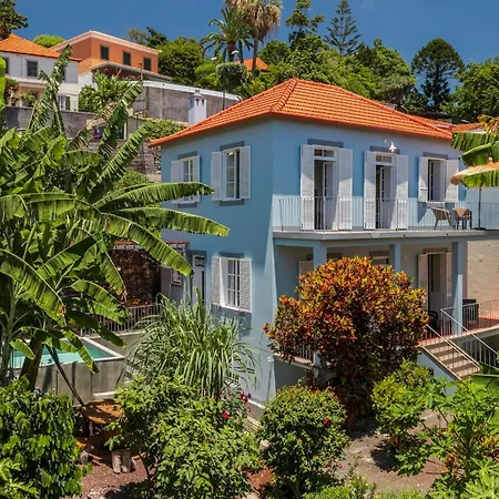 Villa Quebra Costas By An Island *