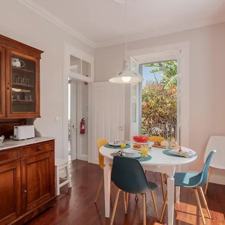 Vila Quebra Costas By An Island