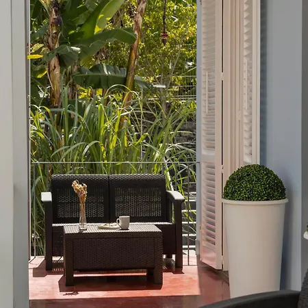 Quebra Costas By An Island * فونشال