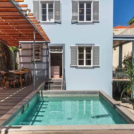 Quebra Costas By An Island فيلة